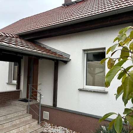 Kleines Haus In Cottbus-wilmersdorf Ca 80m2 Lägenhet *