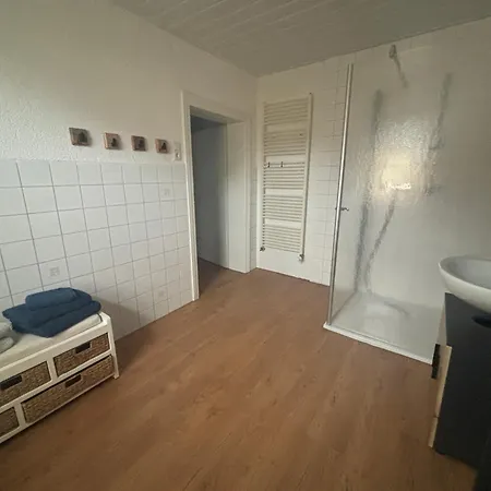 Apartment Kleines Haus In Cottbus-wilmersdorf Ca 80m2 *