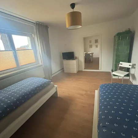 Kleines Haus In Cottbus-wilmersdorf Ca 80m2 Lägenhet *