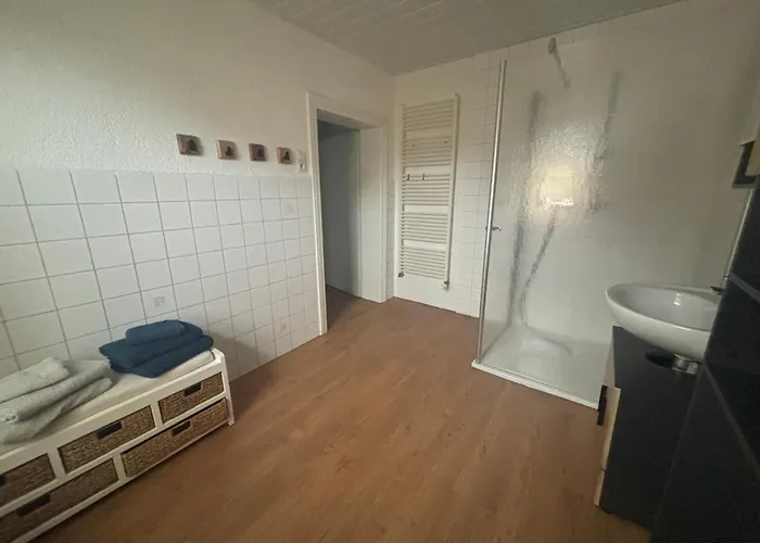 Apartment Kleines Haus In Cottbus-wilmersdorf Ca 80m2 *
